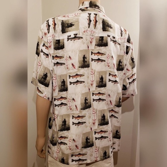 Men's Size Large Fisherman Fish And Print Short Sleeve Button Up Shirt Outdoors - Picture 3 of 5